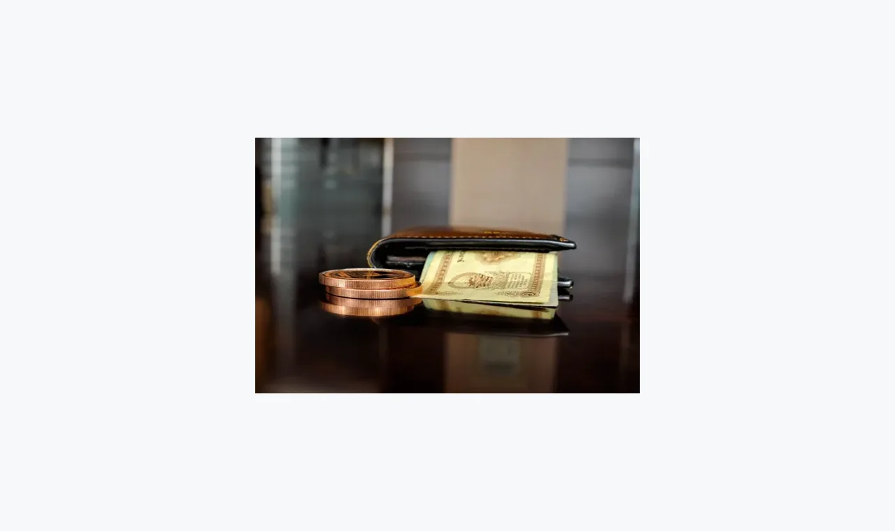 香港地区部分银行调整内地客户开户政策,严审投资账户资金来源 插图
